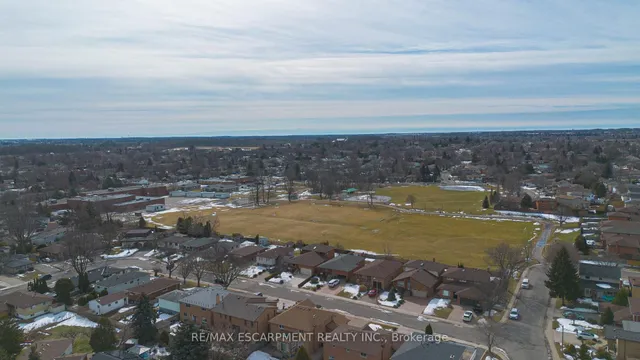 Additional image 38 of 69 CRANBROOK Dr