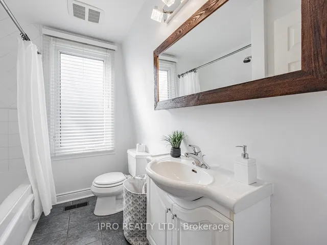 Additional image 26 of 239 Lumsden Ave