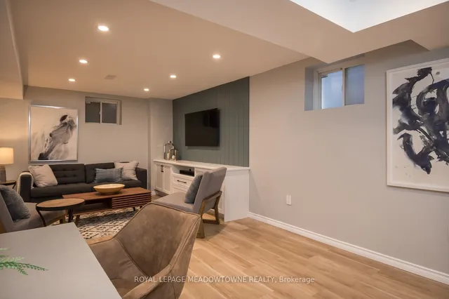 Additional image 35 of 465 Tyrone Cres