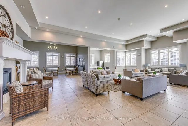 Additional image 40 of 1470 Main St Unit 401