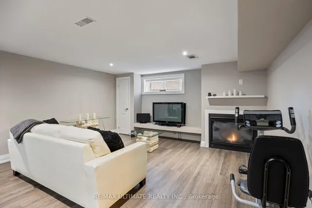 Additional image 25 of 8 Wall Ave