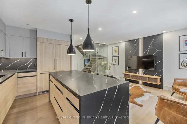 Additional image 16 of 46 Western Battery Rd Unit 825