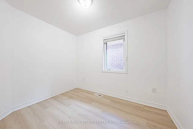 Additional image 30 of 13 Sail Rd