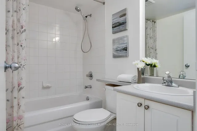 Additional image 22 of 650 Queens Quay Unit 1123