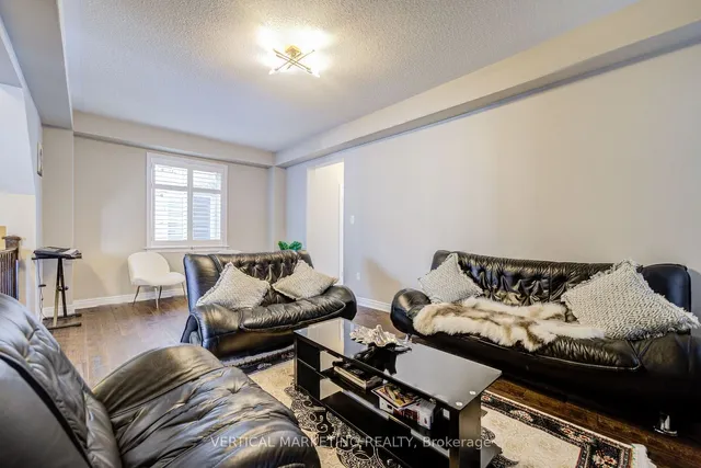 Additional image 20 of 119 Hazelton Ave