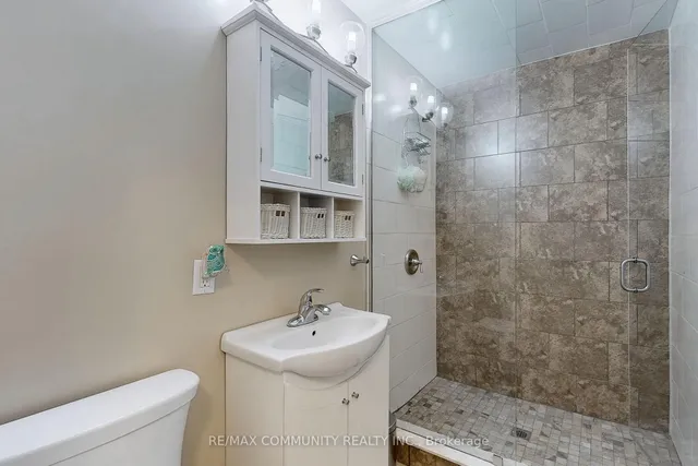 Additional image 8 of 142 Meighen Ave