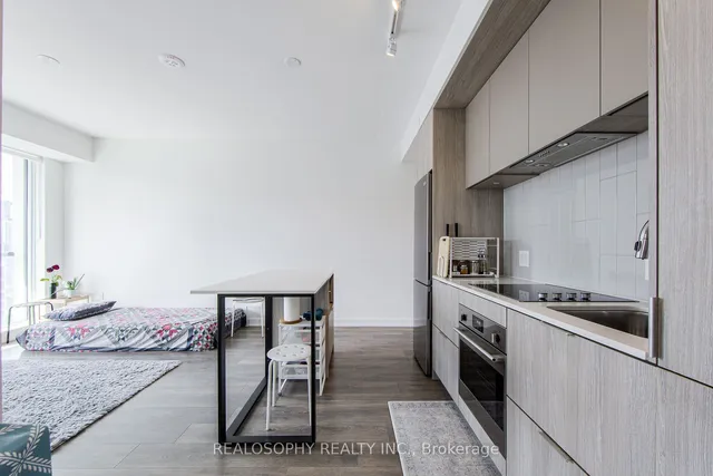 Additional image 7 of 130 River St Unit 1905