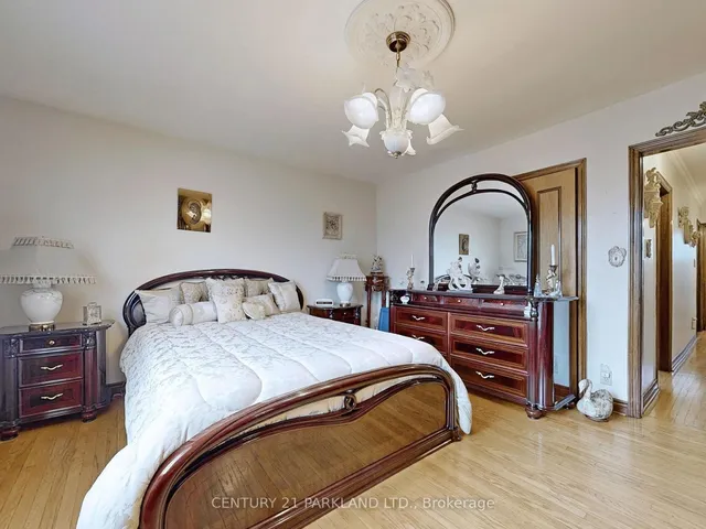 Additional image 21 of 526 Milverton Blvd