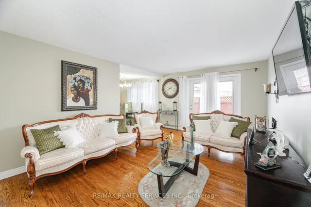 Additional image 9 of 19 Town House Cres