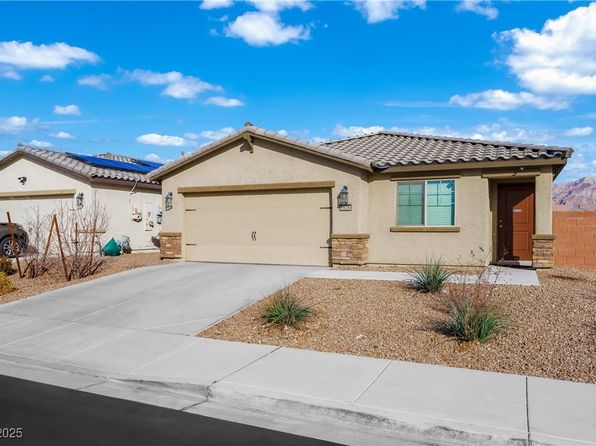 1876 Neoga St, Sunrise Manor, NV 89115