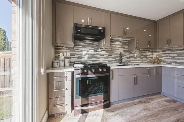 Additional image 11 of 103 Broughton Ave