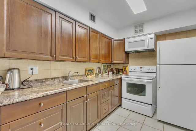 Additional image 14 of 24 Southport St Unit 756