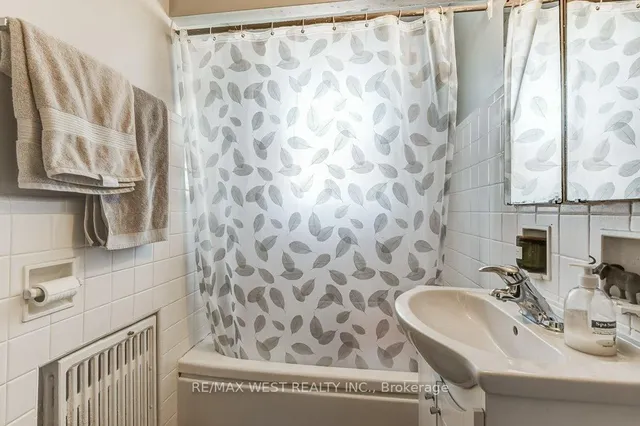 Additional image 34 of 136 Portland St