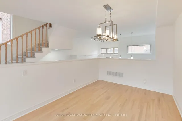 Additional image 23 of 70 Guildwood Pkwy Unit 4