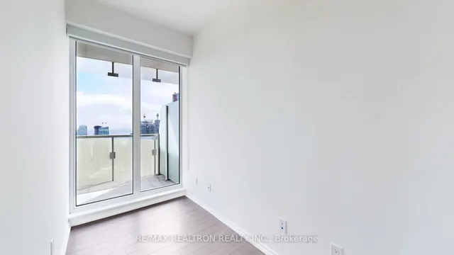 Additional image 21 of 197 Yonge St Unit 5905