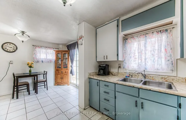 Additional image 24 of 87 6 Ave