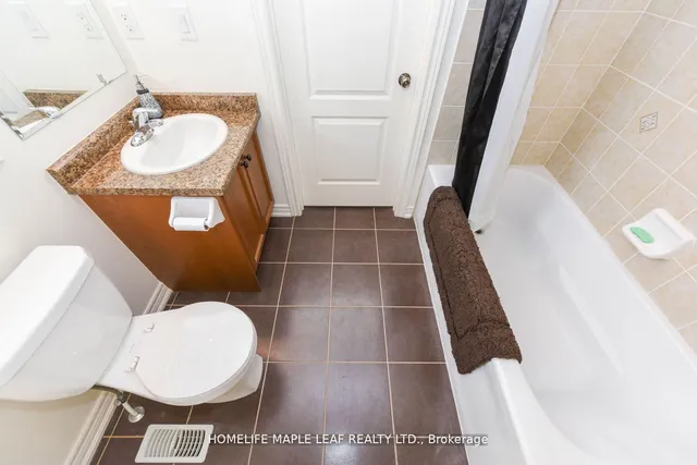 Additional image 27 of 84 Latania Blvd