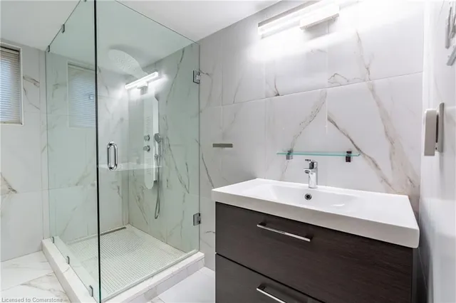 Additional image 21 of 46 Vesper Crt