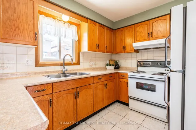 Additional image 13 of 35 Republic Ave