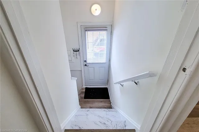 Additional image 26 of 249 Fernwood Cres