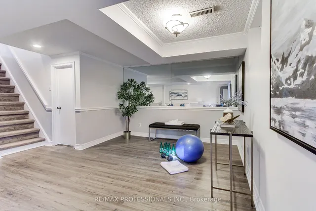 Additional image 42 of 425 CANTERBURY Cres