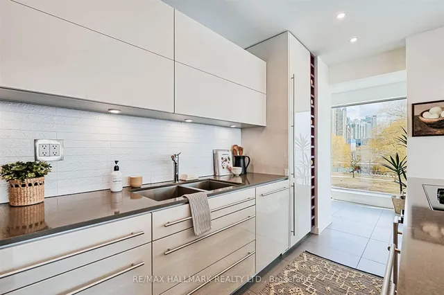 Additional image 18 of 401 Queens Quay Unit 307