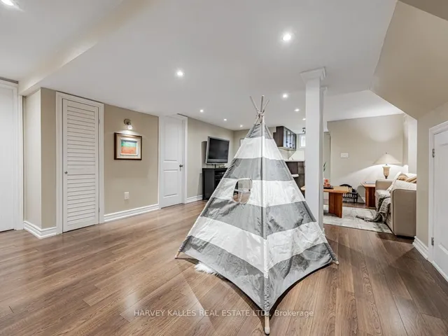 Additional image 33 of 54 Elmsthorpe Ave