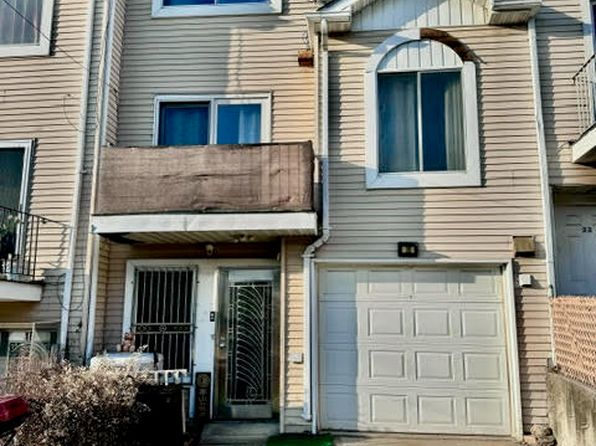 Primary image of 20 Tappen Ct, Staten Island, NY 10304