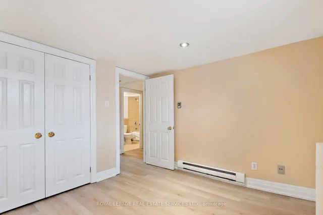 Additional image 29 of 43 Glenlake Ave