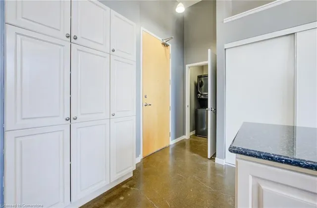 Additional image 2 of 404 King St Unit 526