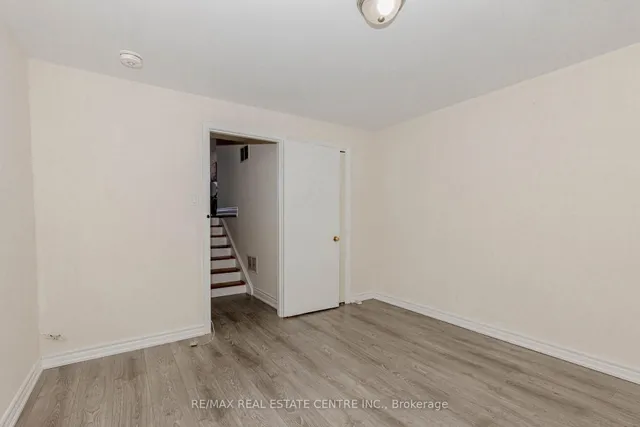 Additional image 33 of 15 Benton St