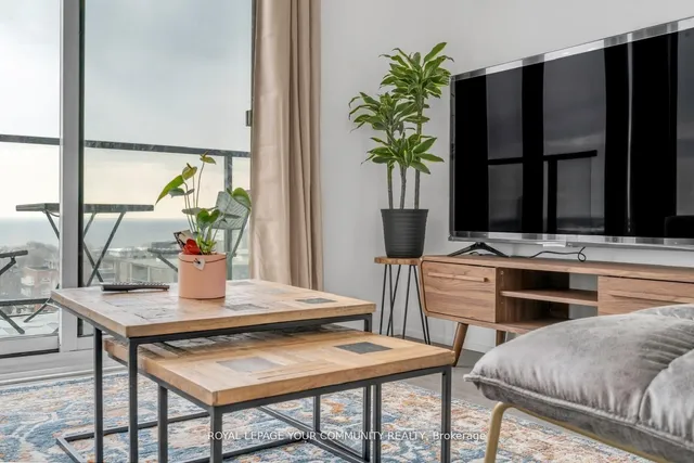 Additional image 7 of 270 Dufferin St Unit 1106