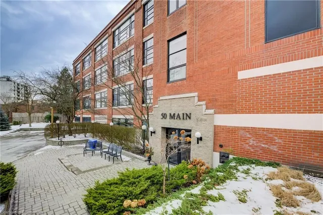 Additional image 32 of 50 Main St Unit 314