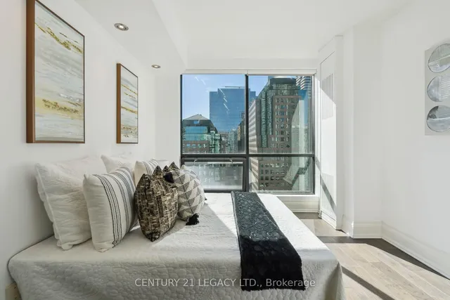 Additional image 17 of 10 Queens Quay Unit 2309