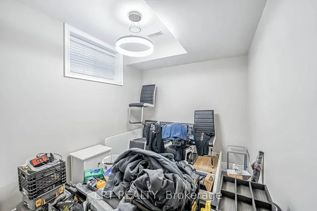 Additional image 34 of 386 Kennedy Rd