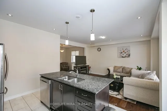 Additional image 20 of 5 Emily St