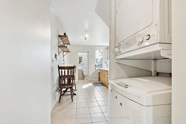 Additional image 4 of 43 Glenlake Ave