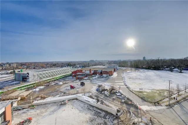 Additional image 16 of 15 Wellington St Unit 608