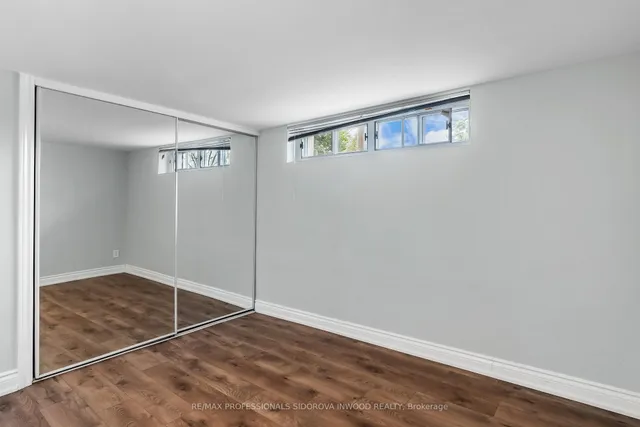 Additional image 26 of 112 Foch Ave