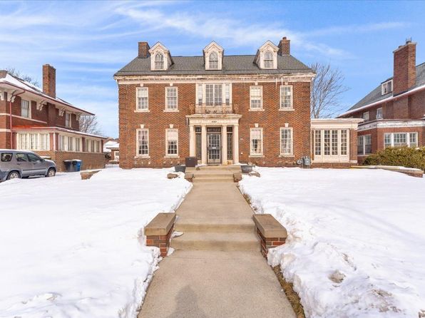690 W Chicago Blvd, Detroit, MI 48202