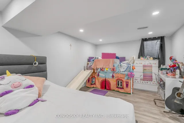 Additional image 38 of 182 Roberts Cres