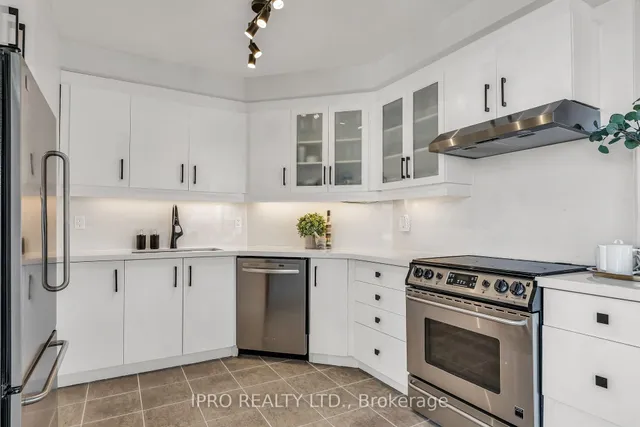 Additional image 16 of 500 Queens Quay Unit 210E