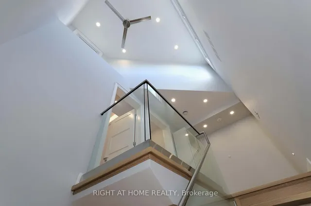 Additional image 19 of 2981A Bloor St