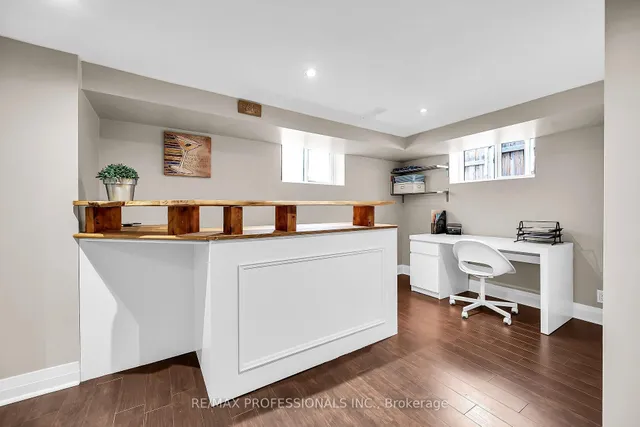 Additional image 34 of 66 Clonmore Dr