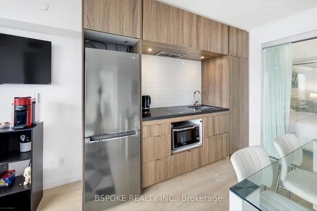 Additional image 6 of 155 Yorkville Ave Unit 1918