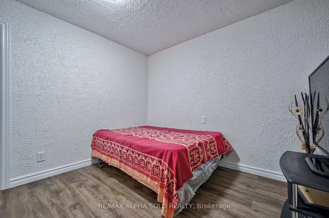 Additional image 39 of 55 Phalen Cres