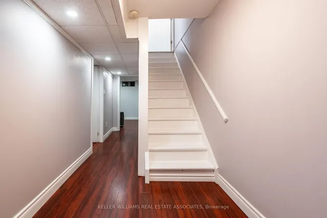 Additional image 30 of 19 Vista Crt