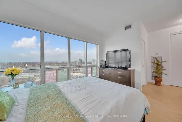 Additional image 30 of 8 Lee Centre Dr Unit PH203