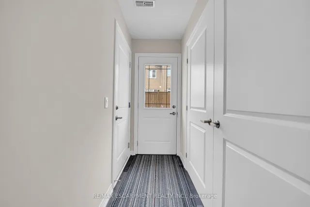 Additional image 7 of 19 Picardy Dr Unit 8