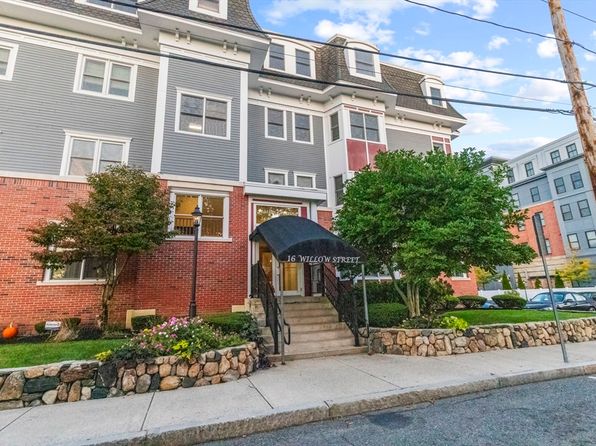 16 Willow St UNIT 303, Melrose, MA 02176